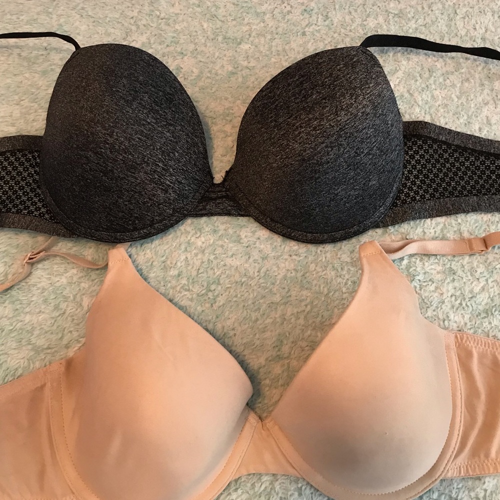 Lot of 2 like new 36c bras
